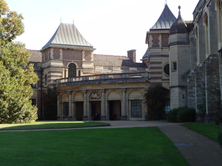 Eltham_Palace_entrance