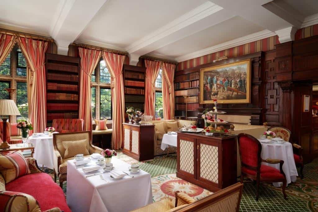 Beautiful tea room Milestone Hotel