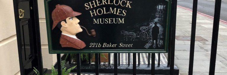 The-Sherlock-Holmes-Museum-placard-@Muriel-Carre-1553x517